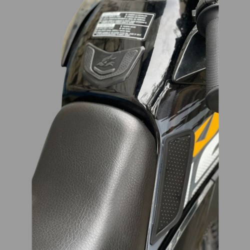 PROTECTORES LATERALES PARA TANQUE ROOSTER PARTS