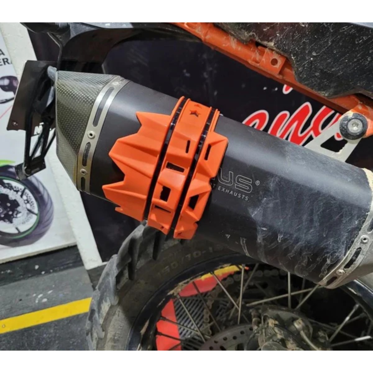 PROTECTOR PLÁSTICO LION PARA EXOSTO